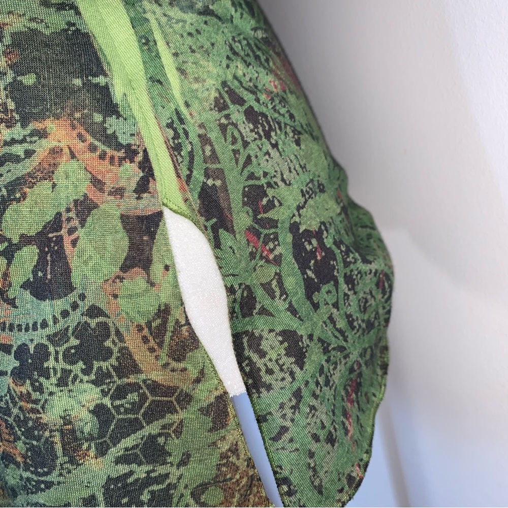 B.L.E.U. green beaded sublimation top Large - Picture 3 of 5